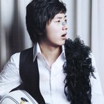 정일우 콧등에 혹시 칼라밴드???