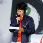 송일국이 팬미팅때..직접 키스마크 한 컵?? 입술이 <b>도톰</b>~