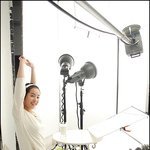 한지민 <b>cf</b> 촬영장에서 미니미 같은 귀여운 모습