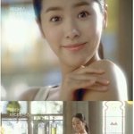 올백머리에 왕탱글피부 한지민! 광고<b>캡쳐</b> 쓰러진당~