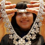 19억원 목걸이