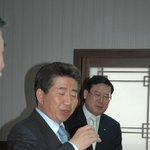 <b>천진</b>난만 노 前대통령, 여전하시네