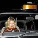 케이트 모스, 영국에서 택시기사라도 되려고?? 새로 구입한 택시ㅋㅋ