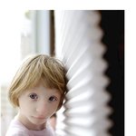 전 세계에서 <b>화제</b> 된 '인형소녀' 브롬리 최근모습