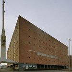 기존건물에 크리스탈 천막을 덮어, elbe phiharnonic...
