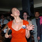 오바마 지지하는 애슐리 <b>주드</b>, 기자한테 찍힌거야?ㅋㅋ