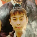 오만석, <b>일자</b> 앞머리에 올림머리까지.