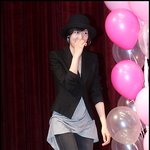강지환 생일 <b>파티</b>에 온 성유리 검은 중절모 쓰고!