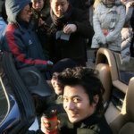 장동건,직찍...머리<b>손질</b> 하시다가도 찰칵!!!