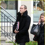 머리짧게 자른 <b>주드</b>로