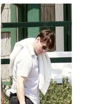 파파라치 향해 손 흔드는 톰크루즈 딸 <b>수리</b>