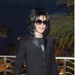 작년과는 많이 다른 <b>초췌</b>한 모습의 마이클잭슨..얼굴무너지네