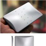 심플함의 초절정을 달리는 휴대폰