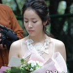 한지민, <b>약혼</b> 드레스 입은 모습