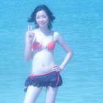 깜찍<b>발랄</b>미녀 김새롬 비키니 입고 브이~