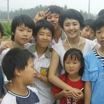 <b>문근영</b> 최근 단발머리 변신, 아이들과 함께 직찍