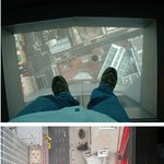 <b>까마득</b>한 바닥 캐나다 cn tower