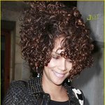 할리<b>베리</b>의 왕꼽슬 아줌마 파마머리!하늘로 치솟기까지!?