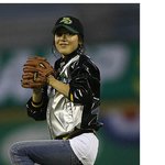 자경이도 완벽 시구! <b>의상</b>도 폼도 제대로! 이젠 연습까지~