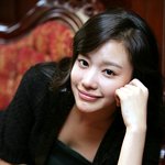 김아중 허벅지 노출한 <b>아슬</b>한 초미니!