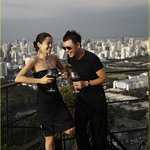 <b>방콕</b>여행 간 김지호-김호진 부부 러블리 직찍