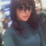 윤은혜 <b>최신</b> 셀카, 옷 고르다가도 찍는?