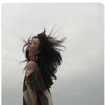 <b>해변</b>에서 화보 촬영 중 박솔미, 카리스마 넘쳐!