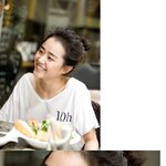 <b>올림</b>머리한 문근영, 더 여성스러워졌어!