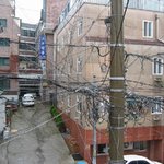 머리가 복잡해서 <b>창문</b>을 열었는데....