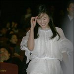 김태희 오늘 시사회 모습~옷이 뭔가 요상한게...