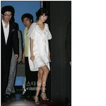 시사회 온 이요원 <b>잠옷</b>입고왔나?
