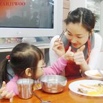 최지우 발렌타인데이때 봉사활동가서~<b>쌩얼도</b> 예쁘네요!!