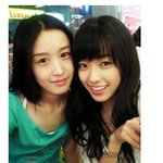 한효주는 친구<b>분도</b> 수준급이시군요!