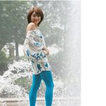 바다,<b>파란</b> 스타킹 스머프 컨셉인가?