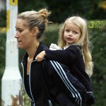 외출나온 애플과 <b>모세</b>