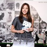 <b>몸통</b>만한 백들고 훈훈한 기럭지 자랑하는 손담비! 완소~