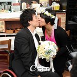 결혼 5주년을 맞이하여 깜짝 이벤트를 보인 강원래