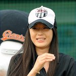 <b>패셔</b>니 전지현 검은색 남방 잘 어울리지 않나요?
