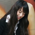 웃는 <b>신애</b>