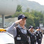 <b>이분</b> 연예인인가요?