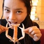 파리에 간 박시연, <b>가재</b>잡고 얌얌하는 표정이 엽기적