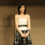 영<b>평상</b> 여우주연상 시상한 수애! 청순한 흰 드레스ㅠ