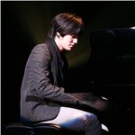 피아노치는 모습이 로맨틱한 <b>김범</b>, 누나들을 녹이네
