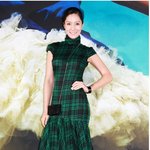 마포걸레 같은 치렁치렁한 드레스입은 왕빛나! 굽<b>높이</b> 심하네