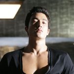 다니엘 헤니에게서 거친 남자의 <b>향기</b>가 난다.....