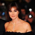 주름 확 펴진 모니카벨루치, 보톡스로 <b>빳빳</b>해진 얼굴