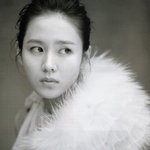 맨날 <b>올림</b>머리만 하는 손예진, 얼굴 작다고 자랑하는거니?