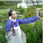 '바화' 셀카 찍는 윤복이! 자태가 어찌 그리 고운<b>지요</b>~