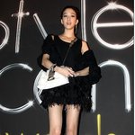 '스타일 아이콘 어워즈' <b>려원</b>! 우왕~젓가락이 걸어다녀!!