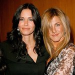 시사회장에서 함께한 제니퍼 애니스톤-키얼스틴-<b>데미</b>무어